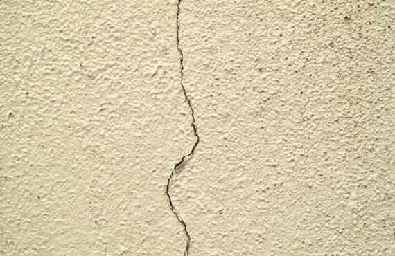 外壁にひび割れありませんか？ご相談はStylingHome(株)まで。横浜市見積もり無料。