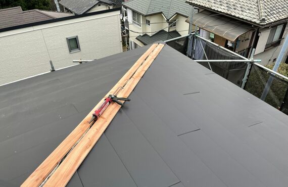横浜市で屋根板金、塗装をお探しの方。見積無料！